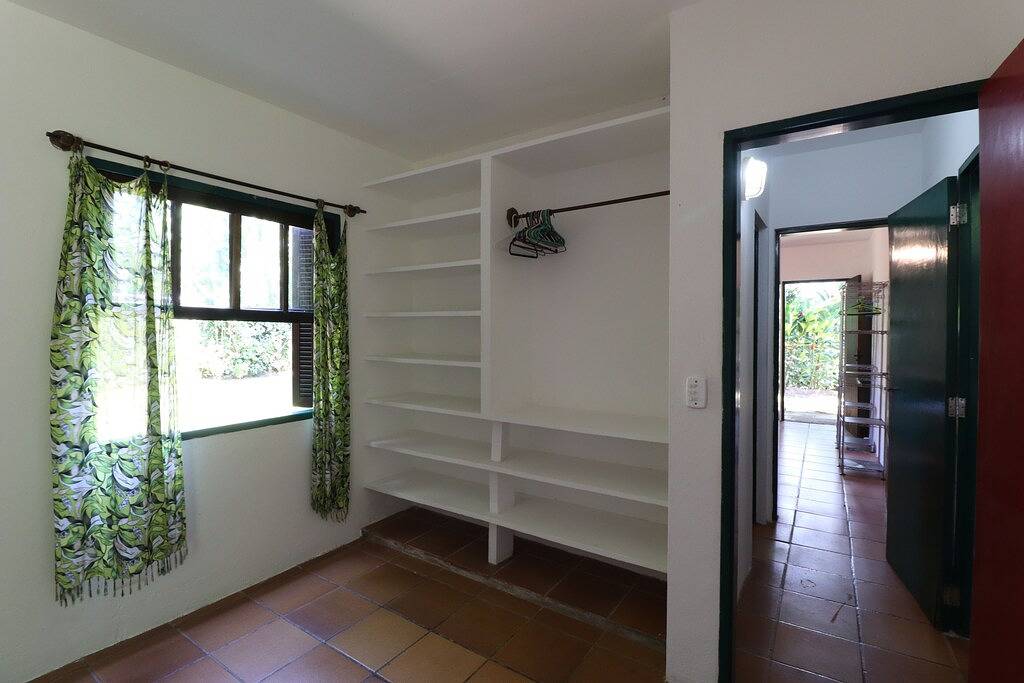 Schönes und großes Haus mit 4 Schlafzimmern, Balkon mit Hängematten, Garten. in São Sebastião, Região Metropolitana do Vale do Paraíba e Litoral Norte