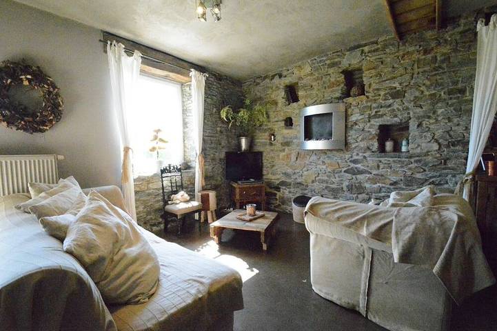 Gîte pour 8 personnes, avec terrasse et jardin, animaux acceptés à Bertrix - 2