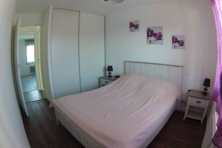 Location de vacances pour 6 personnes, avec jardin ainsi que piscine et terrasse à Brem-sur-Mer - 2