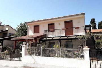 Gîte pour 13 personnes, avec vue et jardin, animaux acceptés à Villeneuve-d'Olmes