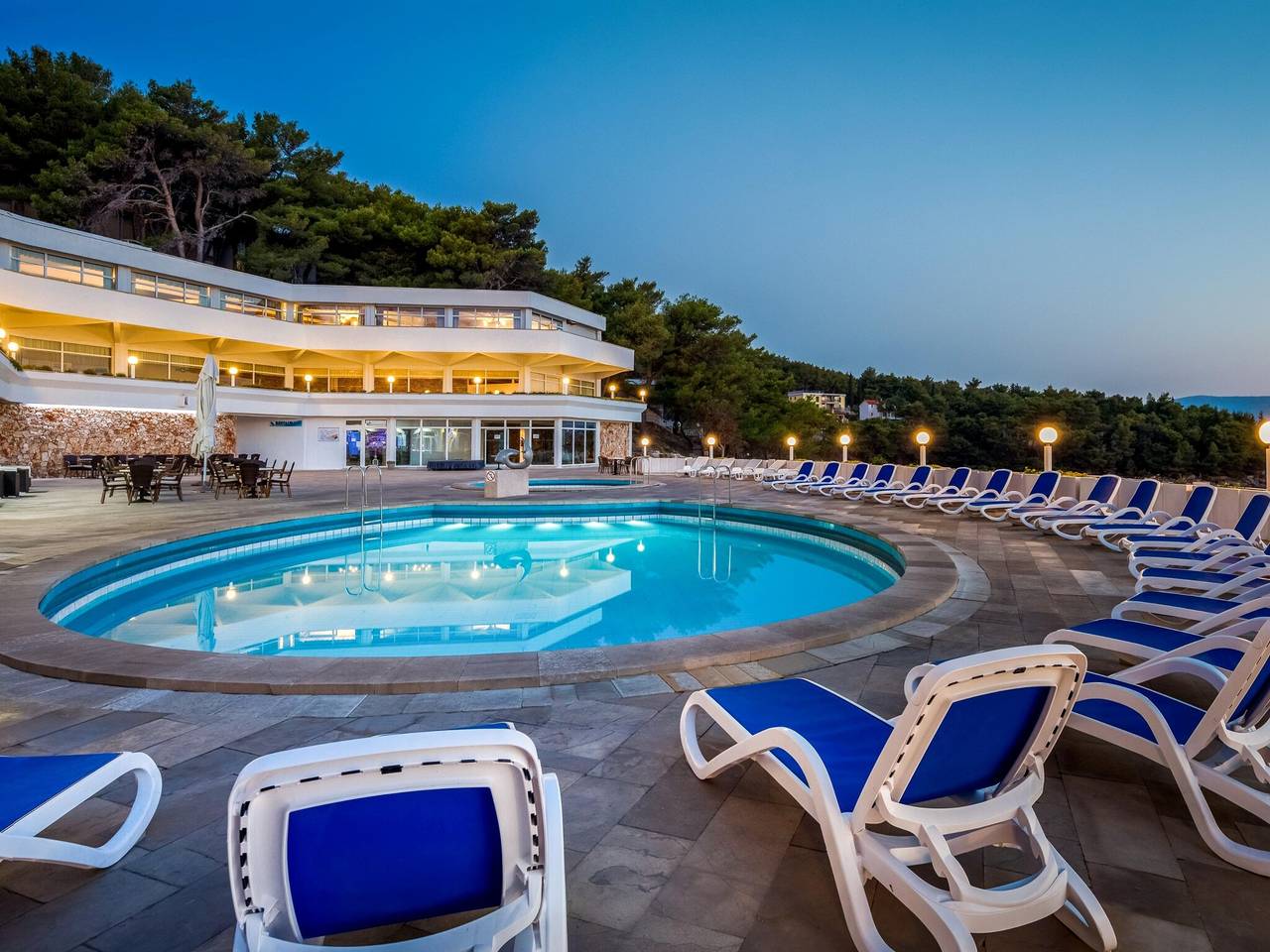 Vacation Rental for 6 Guests in Jelsa, Split-Dalmatia