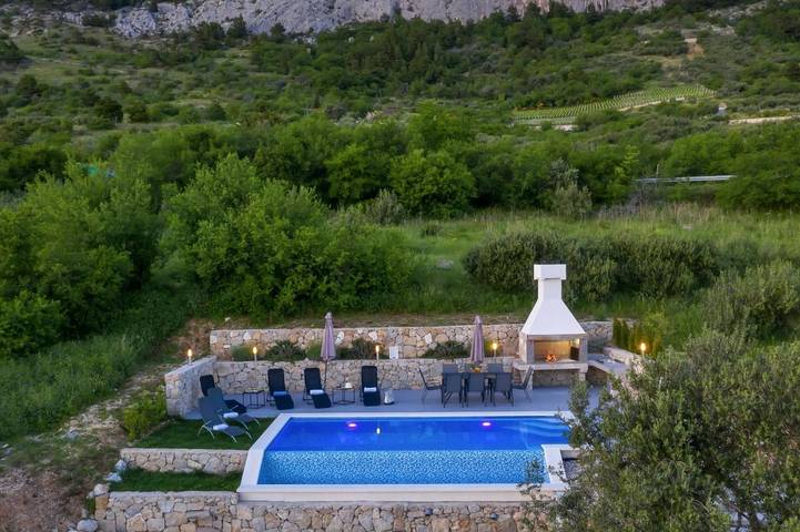 Villa pour 8 personnes, avec vue ainsi que piscine et jardin à Brela - 3