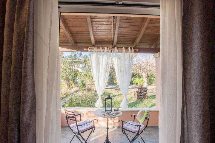 Chambre d’hôte pour 2 personnes, avec balcon ainsi que jardin et piscine à Corfou - 3