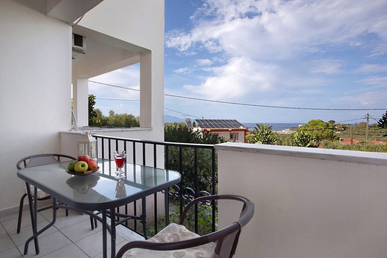 Entire studio, Studio Apartment 'Yiannis  4' with Sea View, Wi-Fi and Air Conditioning in Planos, Zakynthos