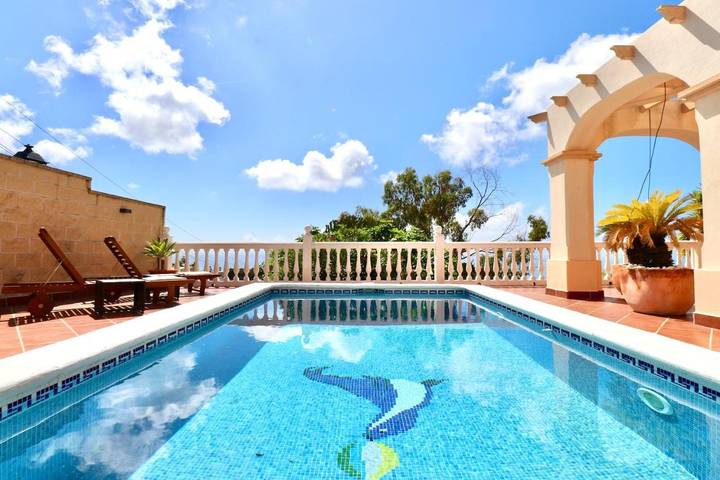 Casa rural para 8 personas, con piscina y vistas además de sauna y jardín en Benalmádena - 4