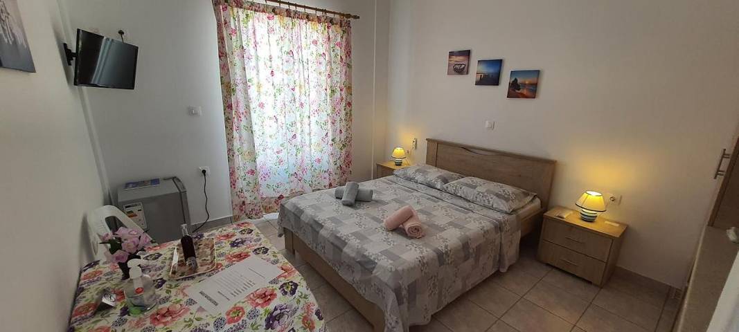 Location de vacances pour 2 personnes, avec terrasse et vue dans Egíali - 2