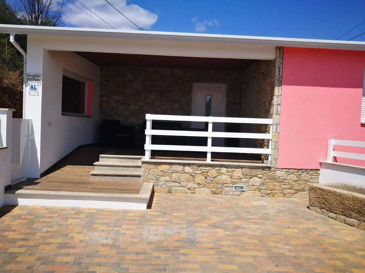 Casa do Forno do Ti Correia in Vale de Prados, Distrito de Bragança