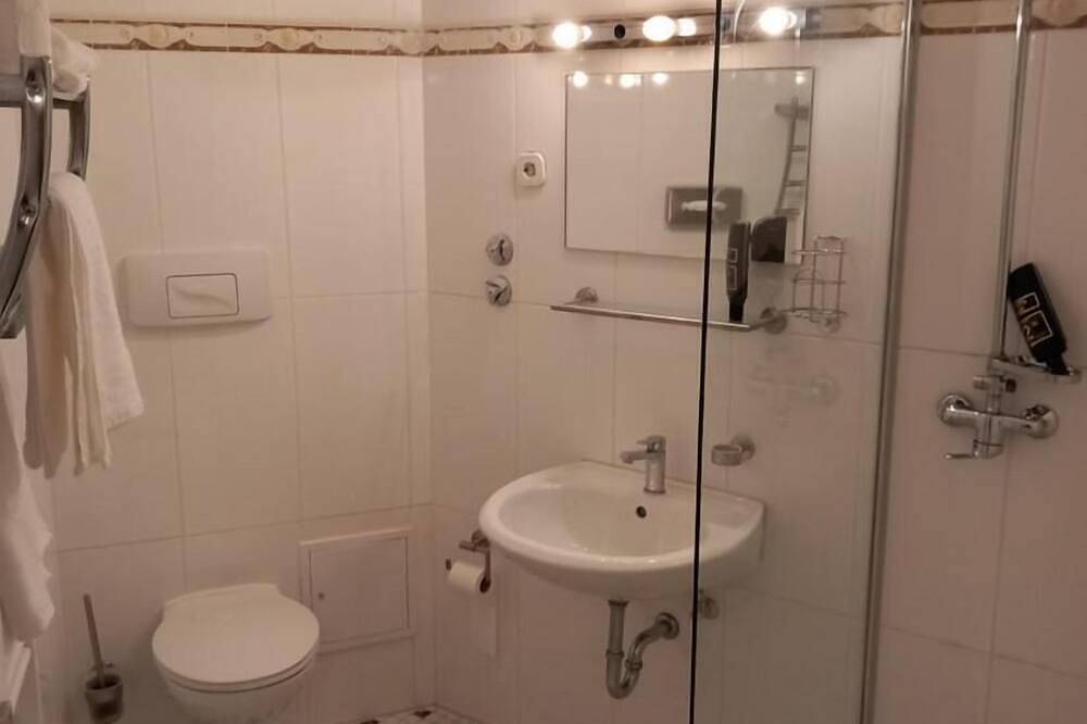 Hotel Hafez-Deluxe Doubleroom with Balcony 301 in Bad Salzuflen, Kreis Lippe
