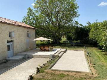 Gîte pour 13 personnes, avec jardin ainsi que vue et piscine à Castelculier
