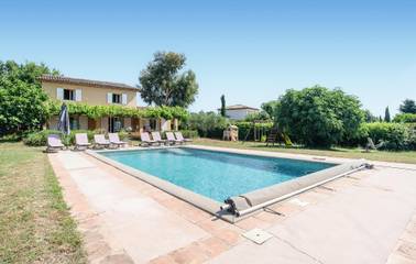 Ferienhaus für 8 Personen, mit Terrasse und Pool sowie Garten, mit Haustier in Grimaud