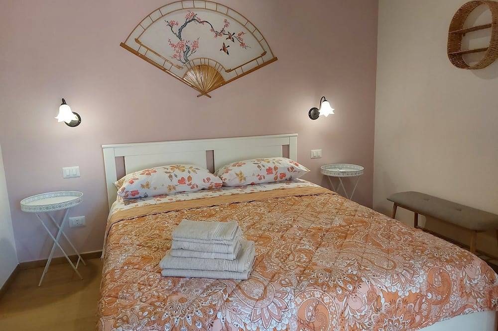 Downtown villa 3 bedrooms with 3 private bathrooms 5 min drive from beaches in Teulada, Cagliari Province
