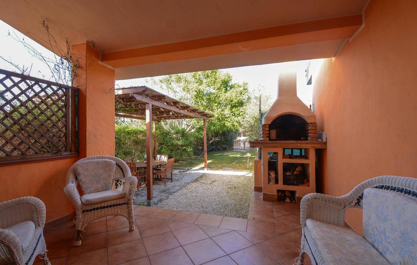 Appartement de vacances entier, Charmant appartement avec terrasse, Wi-Fi et accès à la plage à 2 km in Eden Beach, Sorso