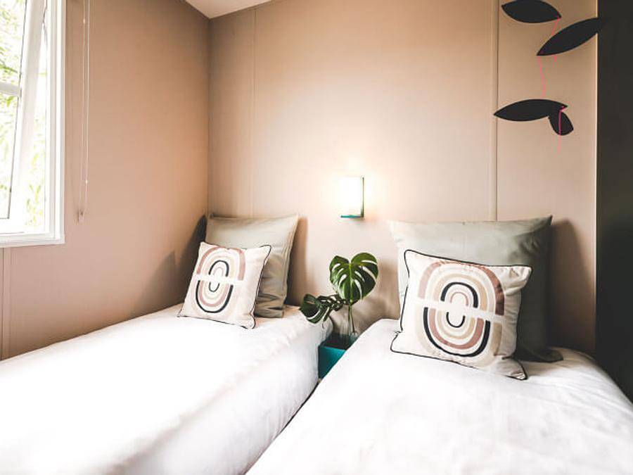 Flower Camping Saint Lambert - Mobilheim 6 personen - Premium 36m² 2 Schlafzimmer - Überdachte Terrasse + Tv + Lv + Plancha 4/6 pers. in Millau, Parc naturel régional des Grands Causses