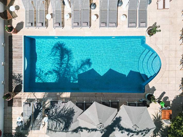 Hôtel pour 2 personnes, avec Terrasse ainsi que Jardin et Piscine dans Office De Tourisme De Juan Les Pins