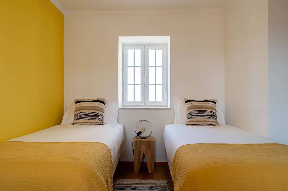 Sea´Ya Villa Areia with swimming pool and 5 minutes from the beach in Praia da Cresmina, Cascais e Estoril