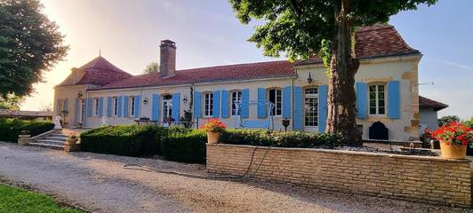Chambre d’hôte pour 2 personnes, avec vue et terrasse ainsi que piscine et jardin à Saint-Laurent-des-Vignes