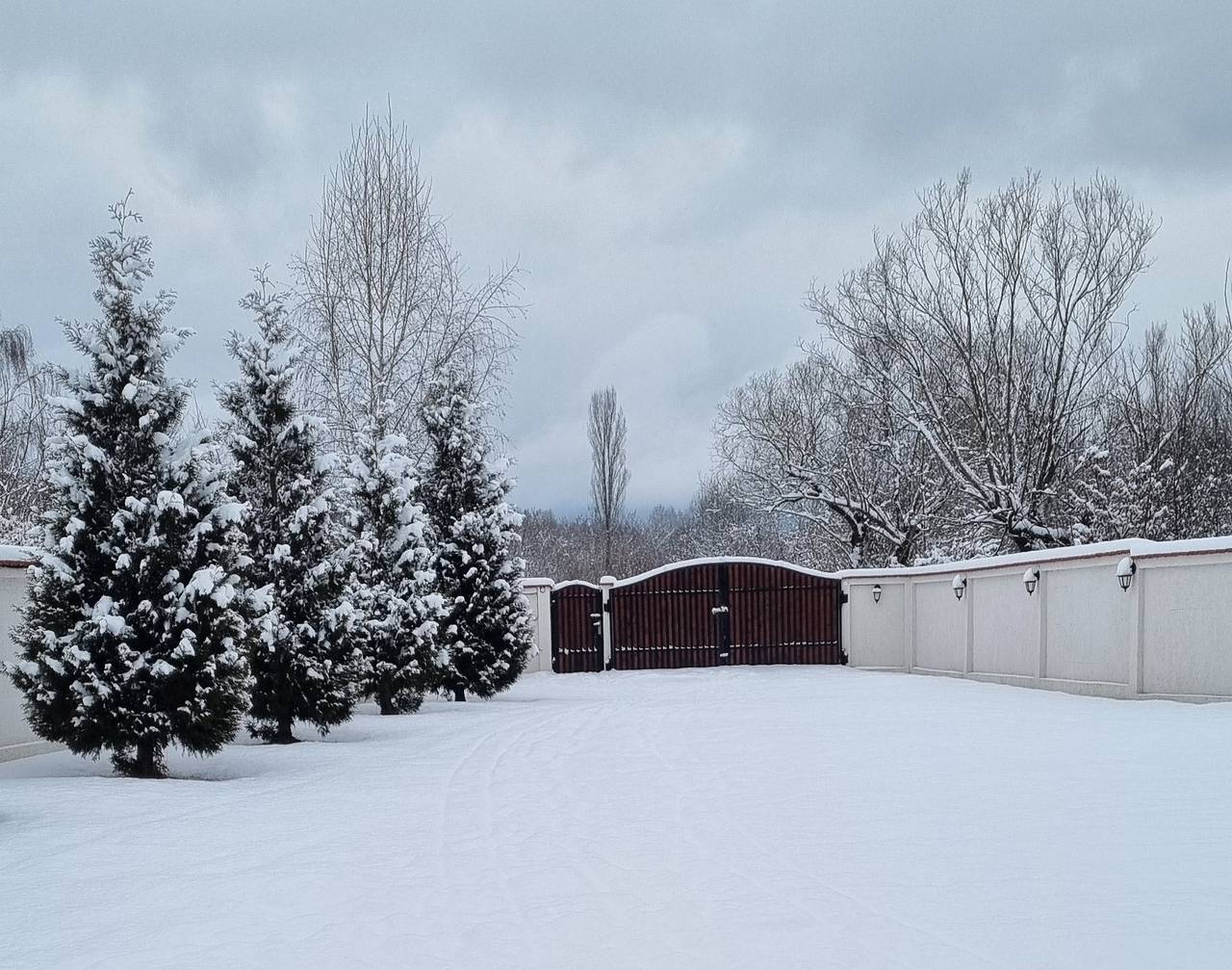 House - Sleeps up to 11, hot tub & free parking in Cárpatos