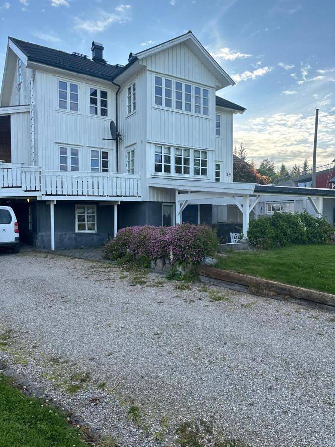Ferienwohnung für 4 Personen, mit Balkon und Terrasse sowie Garten und Ausblick