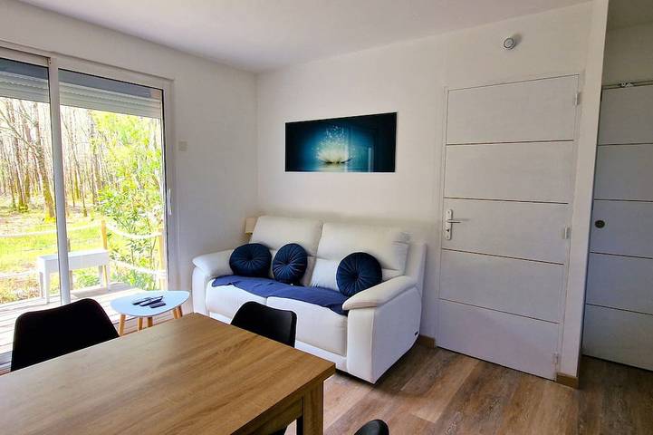 Location de vacances pour 2 personnes, avec terrasse et jardin ainsi que piscine et jacuzzi à Mios - 4