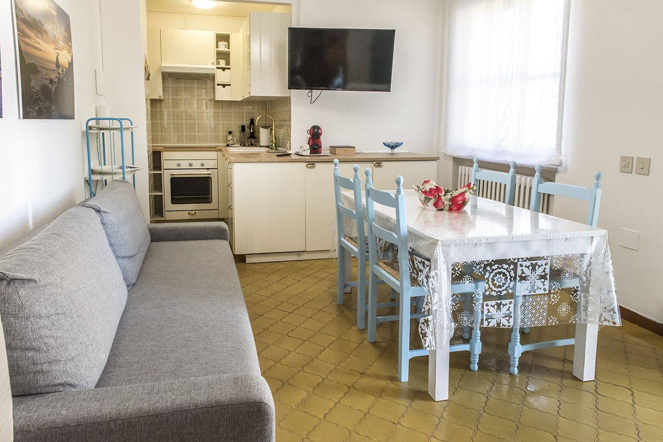 Entire apartment, M261 - Marcelli, renovated three-room apartment with sea view terrace in Marcelli, Riviera del Conero