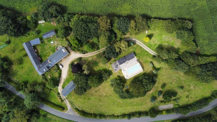 Location de vacances pour 7 personnes, avec jardin ainsi que bassin pour enfant et piscine à Runan - 4