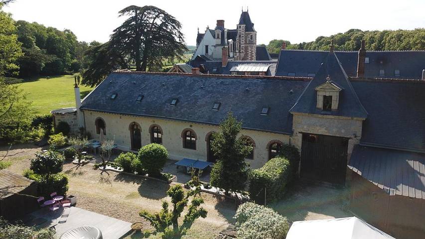 Location de vacances pour 15 personnes, avec Balcon et Jacuzzi ainsi que Terrasse et Jardin à Vernou-sur-Brenne