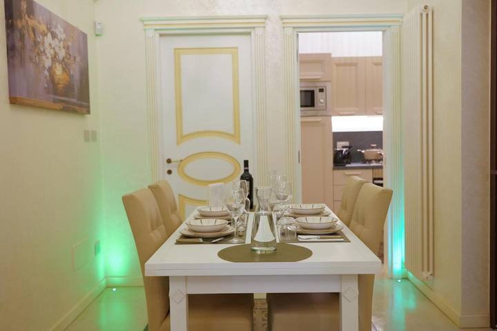 Casa Vacanze 'Domus Aurea Imperialis' con Balcone, Wi-Fi e Aria Condizionata in Francavilla Fontana, Salento