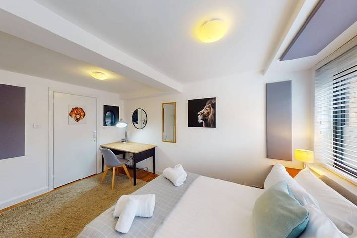 Bannister House | Oxford Holiday Let | 5 Beds & Sleeps 9 in Oxford, Oxfordshire
