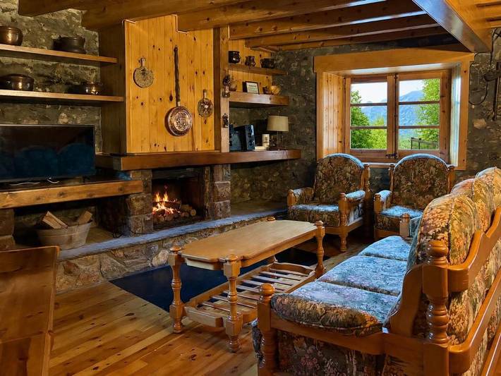 Casa rural para 10 personas, con Balcón y Jacuzzi además de Terraza y Jardín en Provincia de Lleida - 3