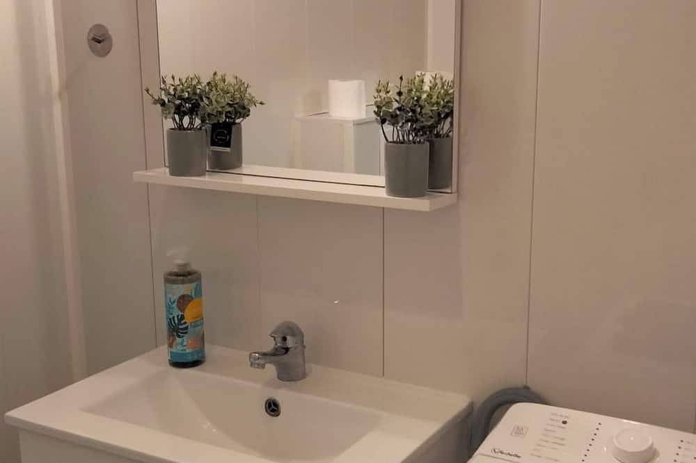 Holiday Home 'Au Nid Douillet' with Shared Terrace, Shared Garden and Wi-Fi in Bourges, Bourges region
