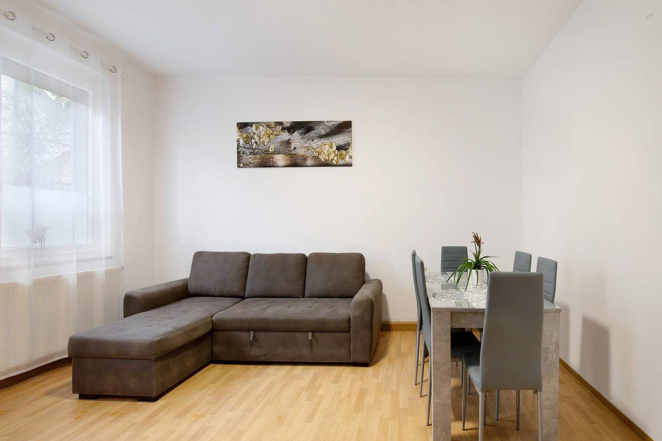 Ganze Wohnung, Ferienwohnung 'Studio Suite Fußgängerzone' mit Bergblick, Gemeinschaftsterrasse und Wlan in Göppingen, Landkreis Göppingen