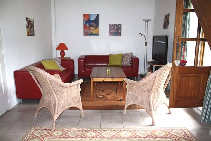 Location de vacances pour 7 personnes, avec piscine et jardin à Roquecor - 4