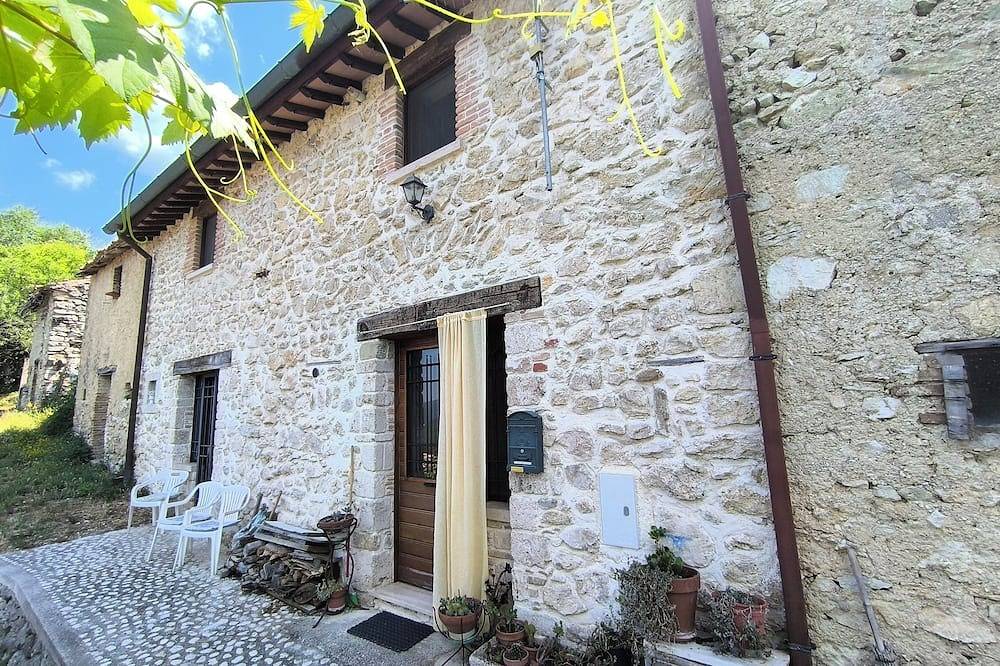 Stone farmhouse on Lake Turano in Paganico Sabino, Terminillo