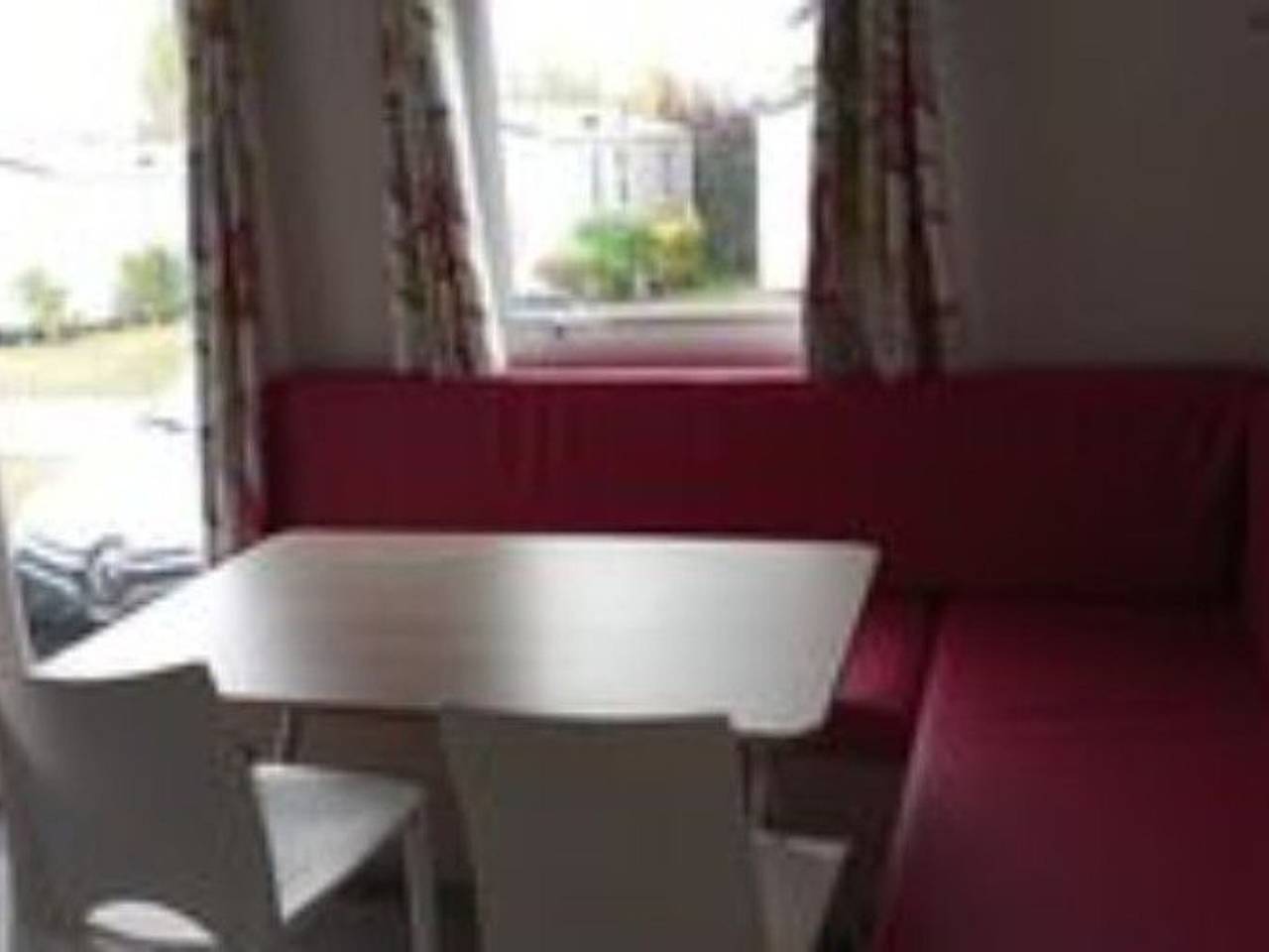 Mobil home confortable avec terrasse pour 4 personnes in Graissac, Argences en Aubrac