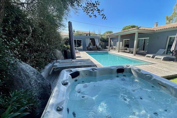 Chalet para 8 personas, con jacuzzi además de balcón y jardín - 1