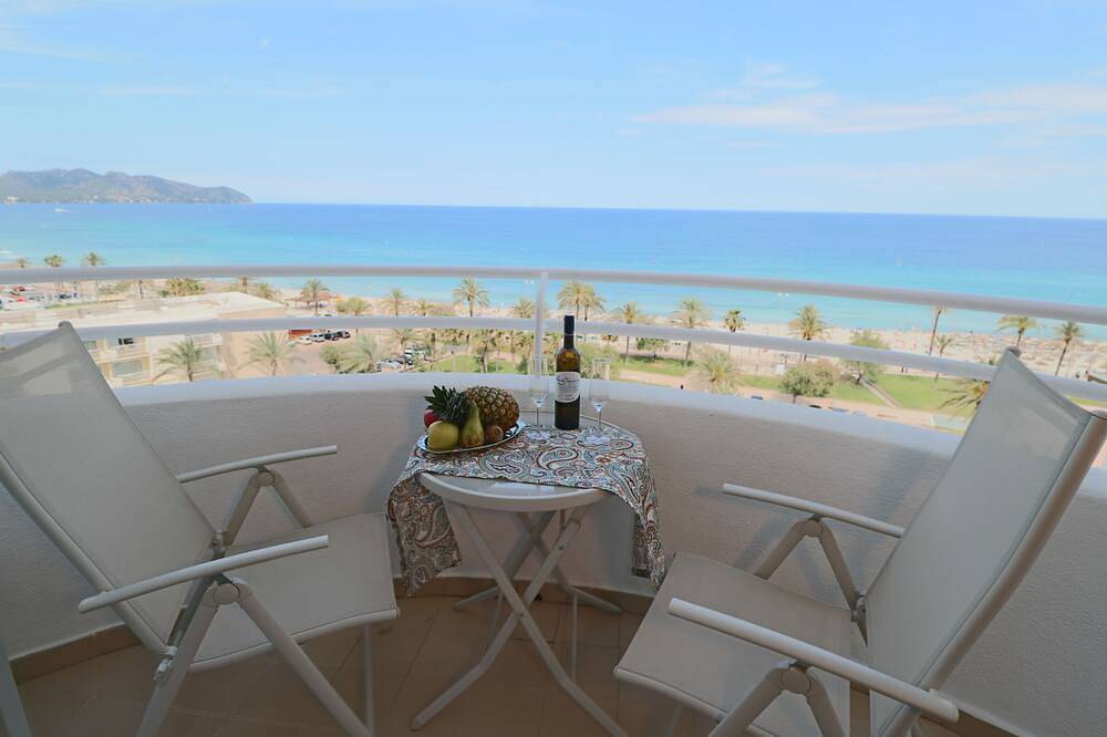 Entire apartment, App: President 804: Direct sea view, Internet, Tv, Wifi, air condition in Cala Millor, Sant Llorenç des Cardassar