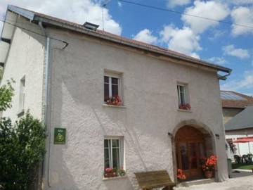 Gîte pour 11 personnes, avec jardin, animaux acceptés à Briaucourt