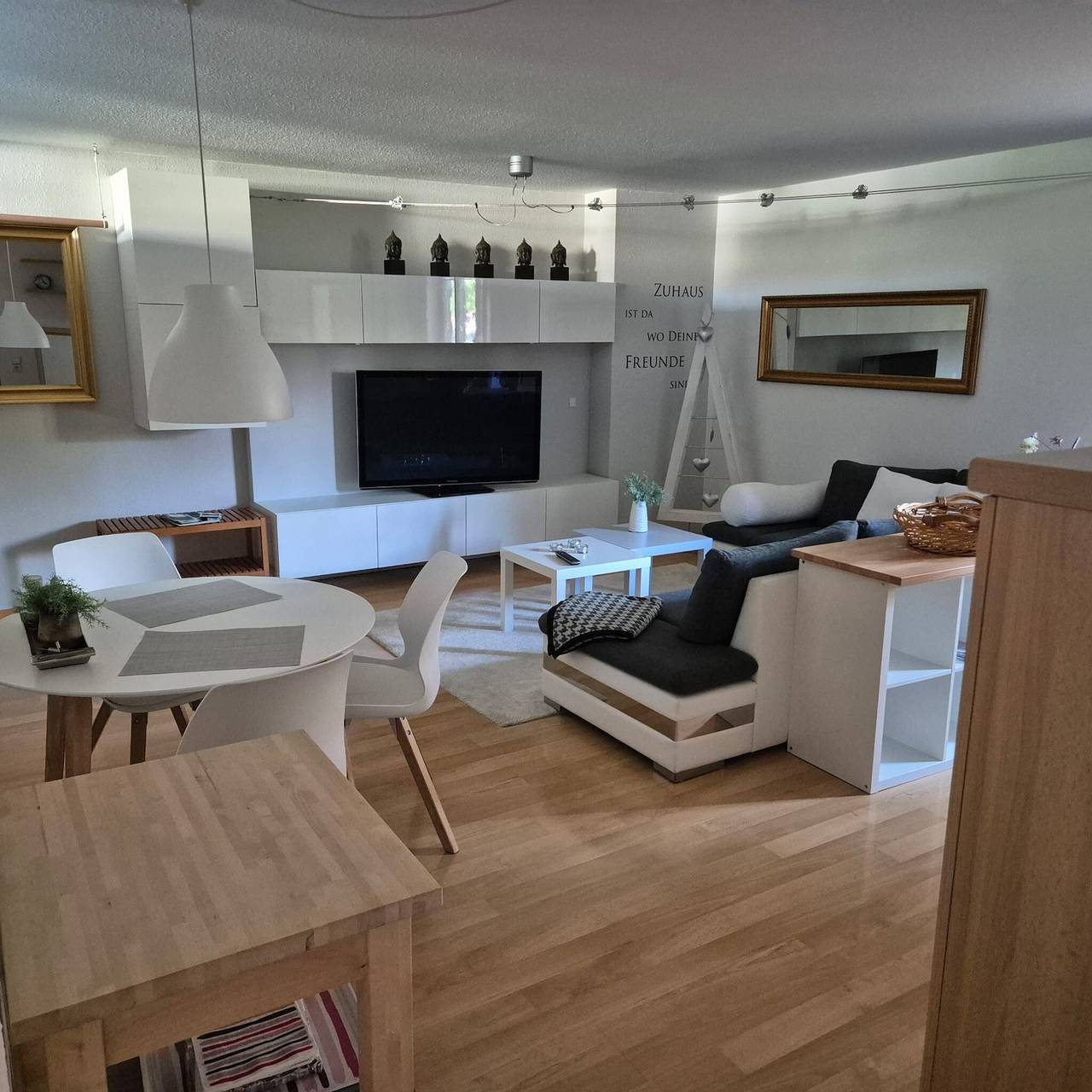 Ganze Wohnung, Ferienwohnung 'Kleine Pause' mit privater Terrasse, privatem Garten und Wi-Fi in Emmendingen, Südschwarzwald