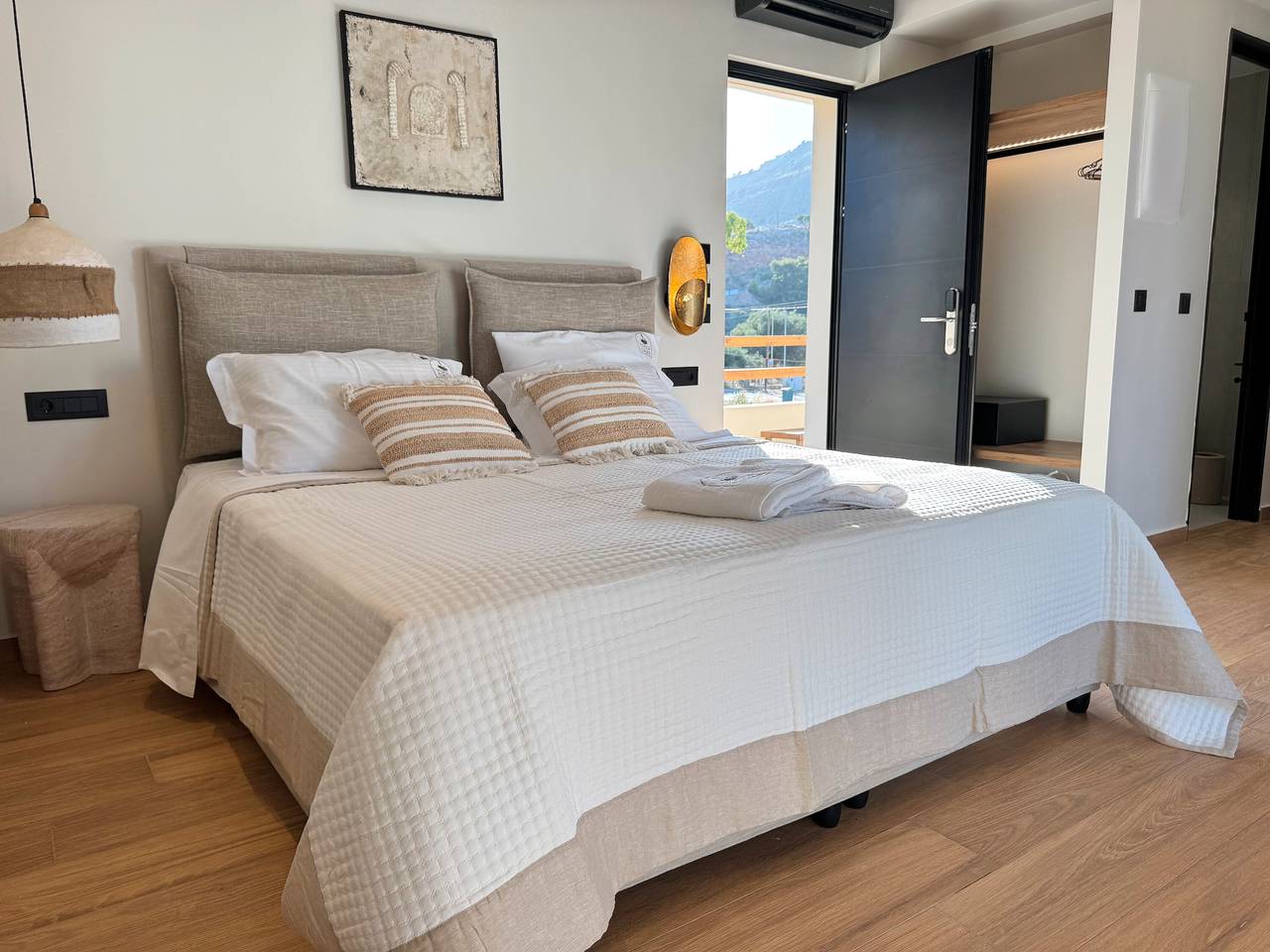 Ganze Wohnung, Apartment 'Flaccida' mit Bergblick, Wlan und Klimaanlage in Rhodos