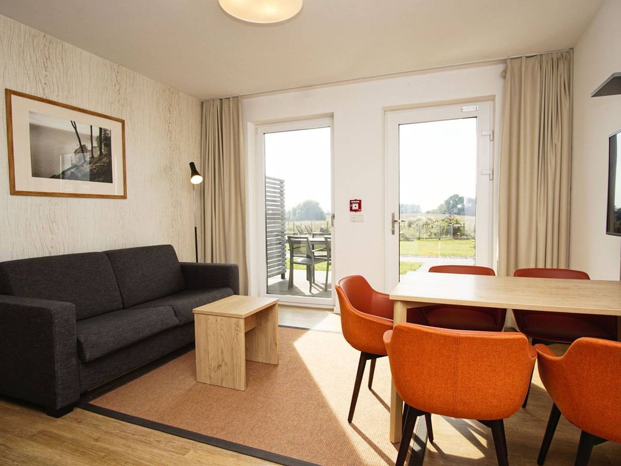 Ganze Ferienwohnung, Wreecher Idyll - moderne Ferienwohnung in ruhiger Lage mit Terrasse - Wreecher Idyll Fewo 02 in Wreechen, Putbus