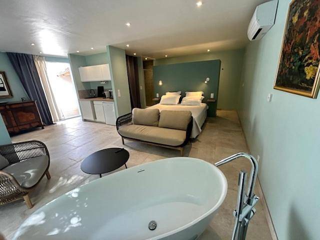 Location de vacances pour 2 personnes, avec jardin ainsi que vue et piscine à Banyuls-sur-Mer - 3