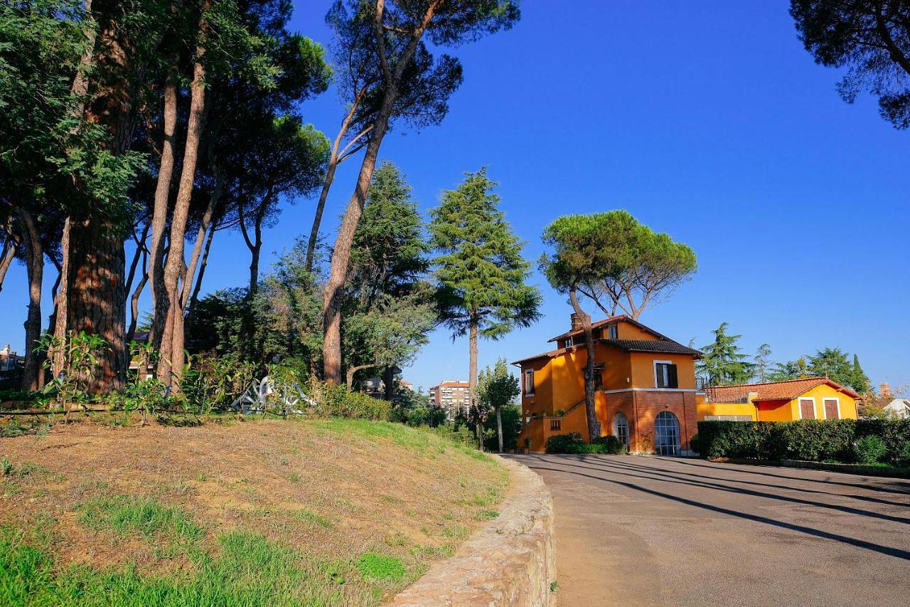 Single Room with Shared Bathroom in La Storta, Rome