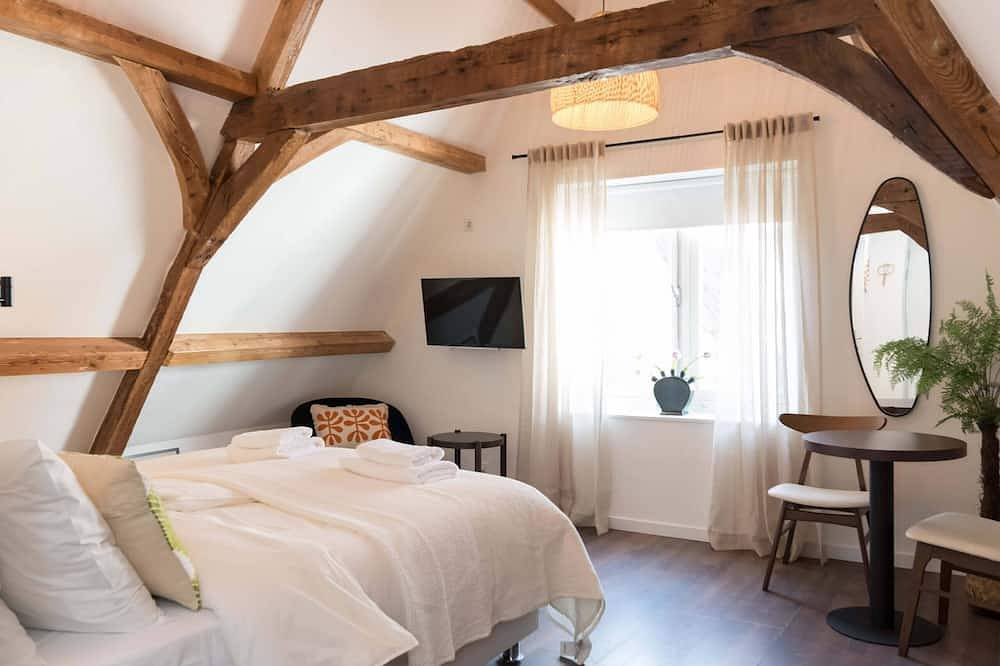 Six Boutique Hotel - Romantic Attic Room in Haarlem, Mer du Nord Pays-Bas