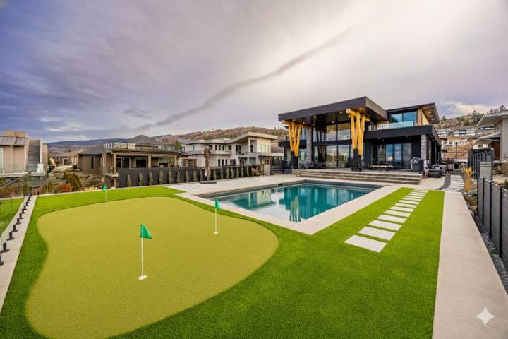 Location de vacances pour 8 personnes, avec piscine et jardin ainsi que vue sur le lac et balcon, adapté aux familles à Kelowna - 2