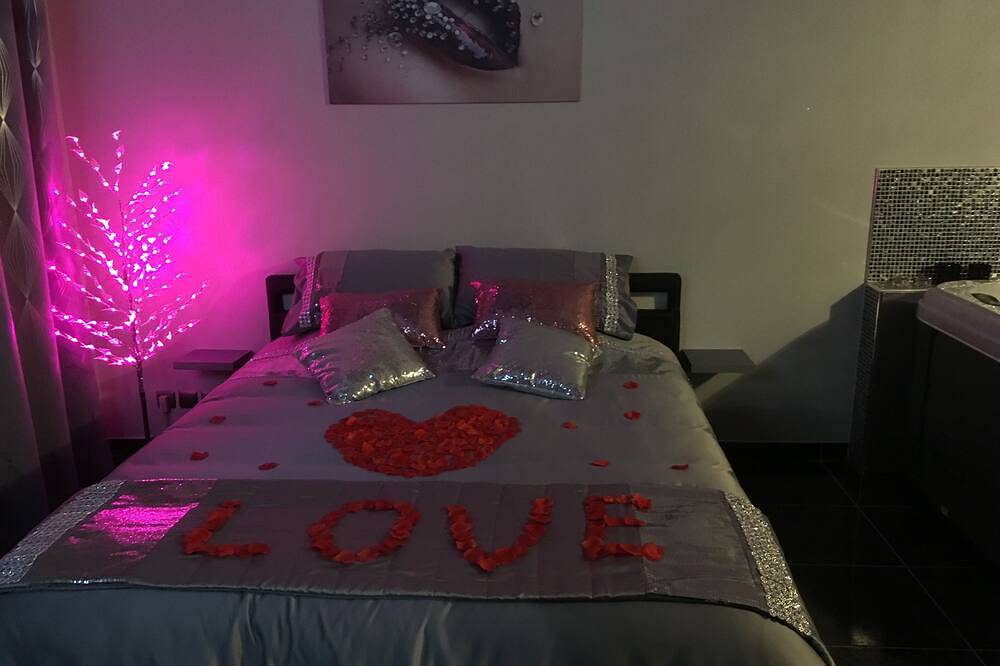Appartement entier, Appartement Jacuzzi entre Montpellier et Béziers in Clermont-l'Hérault, Région de Lodève