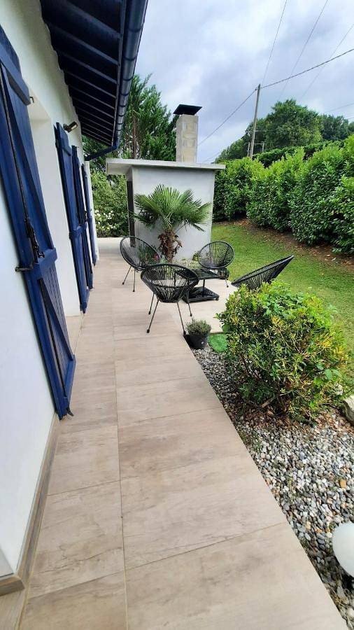 Location de vacances pour 8 personnes, avec piscine et jardin, animaux acceptés à Mouguerre - 2