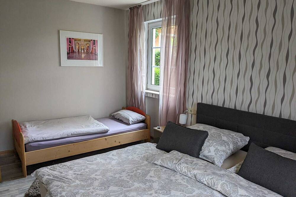 Ganze Wohnung, Moderne Ferienwohnung in Bitburg-Stadt, mit eigenem Außenwohlfühlbereich in Bitburg, Eifelkreis Bitburg-Prüm