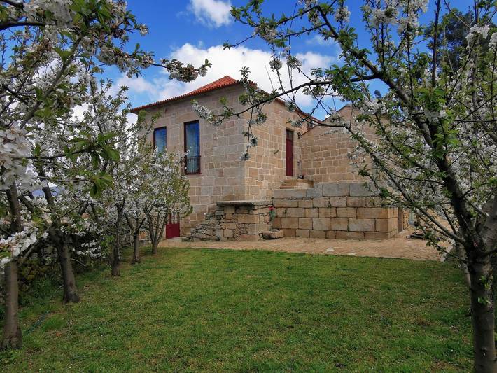 Casa rural para 4 personas, con jardín y terraza, Se admiten mascotas en Distrito de Viseu