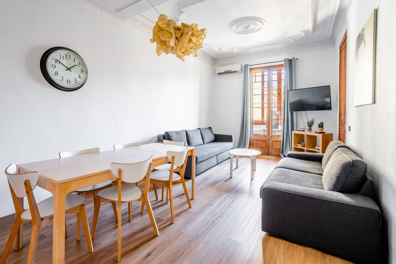 Apartamento entero, Apartamento de vacaciones para 10 personas con balcón/terraza in Centro Barcelona, Barcelona