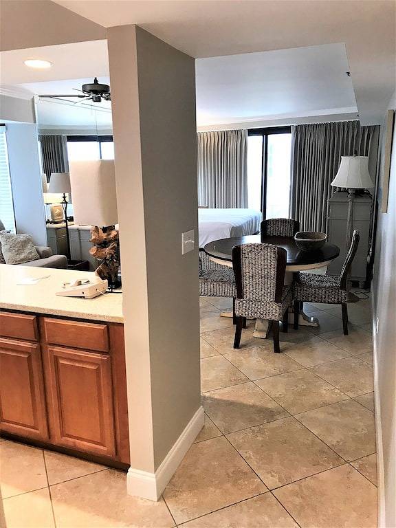 Beach rental for 4 people, with balcony and hot tub as well as pool in Miramar Beach